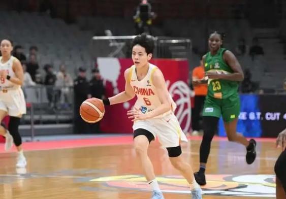 世界杯直播app官网-世预赛:女篮81-68大胜马里,李月汝21+10,张子宇12分